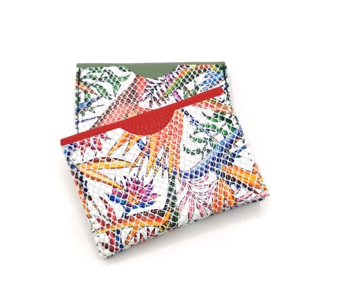 La petite Hannah serie tropical2 porte cartes cuir upcyclé tropical