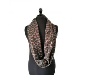 echarpe ronde en soie et laine upcyclés bronze et noir