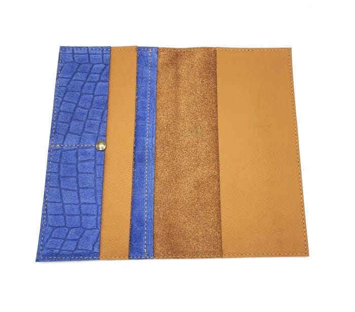 Porte chéquier cuir upcyclé croco bleu et camel