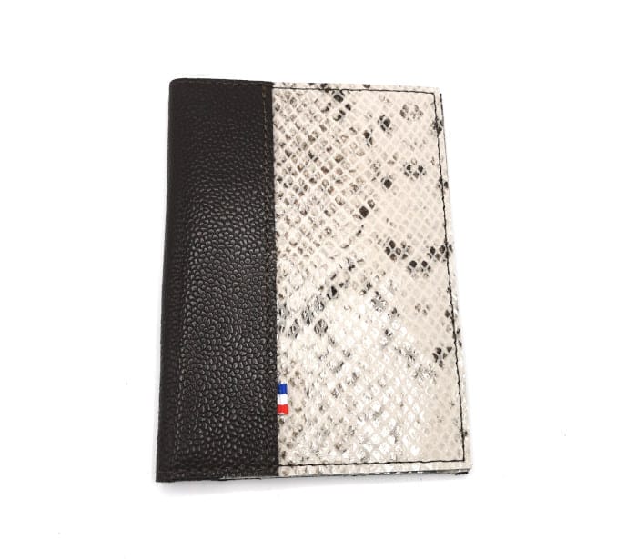 Portefeuille python 1 Portefeuille passeport cuir upcyclé motif python