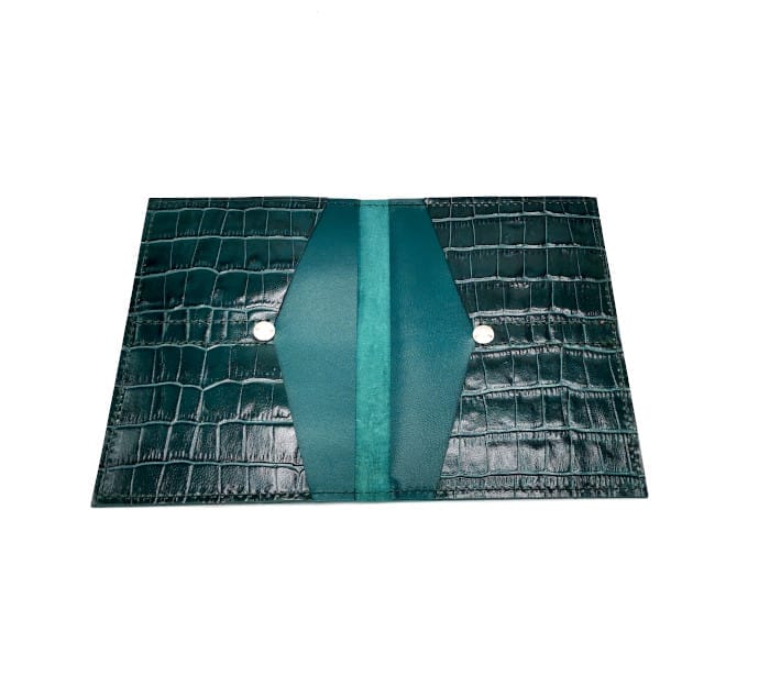 portefeuille croco bleu-vert 2 Portefeuille passeport cuir upcyclé croco vert