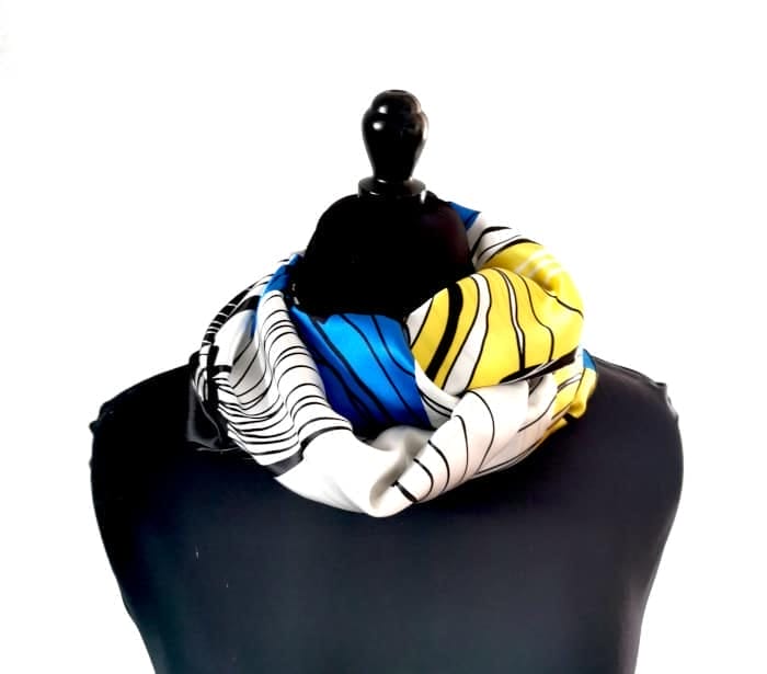 snood en soie motif fleuri