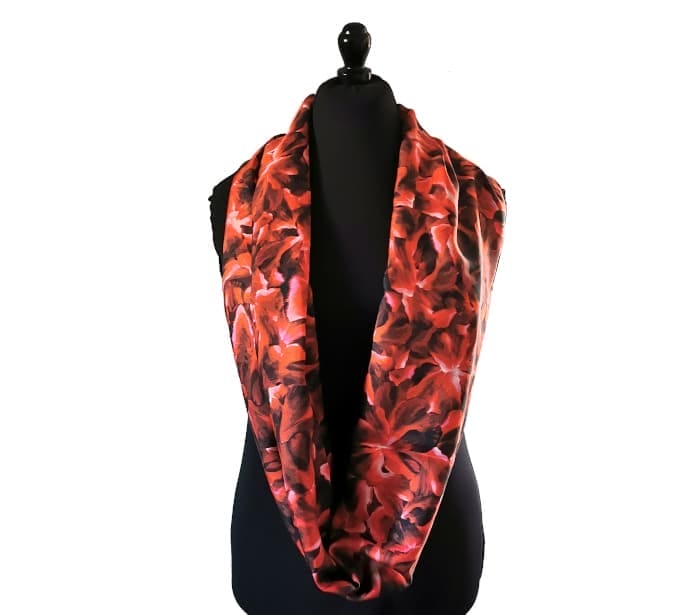 Echarpe Miss Sarah Petunia ERMSHC-094 3 foulard en soie upcyclée rouge fleurie