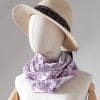 foulard en soie rose motif fleuri