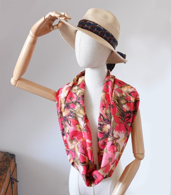 foulard en soie fleuri made in France