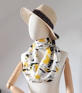foulard en soie jaune et blanc