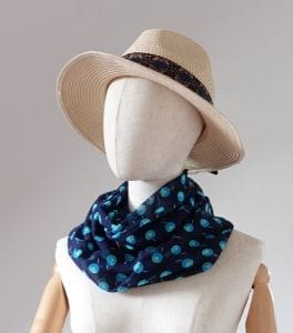 snood en soie bleu